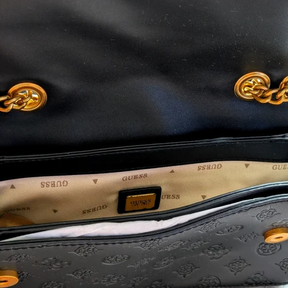 Guess purse - Picture 4 of 7